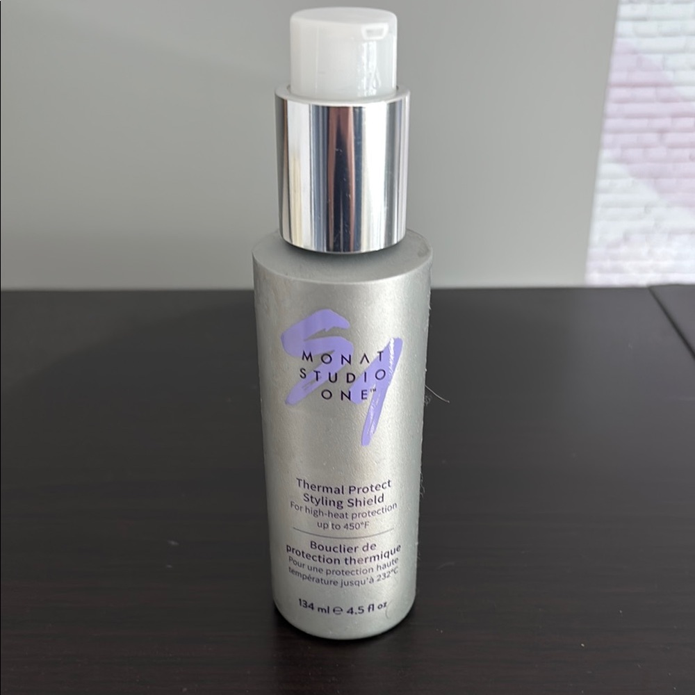 Monat Studio One Thermal Protect Styling Shield - Silver